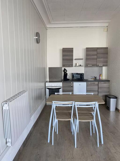 Studio Spacieux Proche Du Centre Ville Montceau-les-Mines Extérieur photo