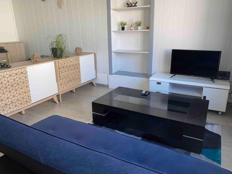 Studio Spacieux Proche Du Centre Ville Montceau-les-Mines Extérieur photo